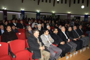 "Gen&ccedil;lere işsiz yerine &ouml;ğrenci diyoruz"