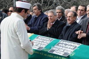 Serkan Acar son yolculuğuna uğurlandı!