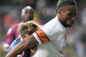 Drogba Galatasaray tarihine ge&ccedil;ti