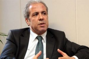 'Siyasete girdim fakirleştim'