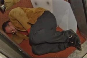 Asans&ouml;rde 4 g&uuml;n kilitli kaldı