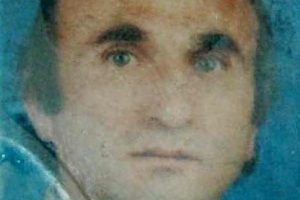 Devrilen trakt&ouml;r&uuml;n altında kaldı