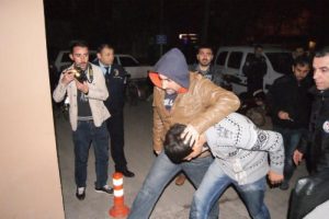 Hırsızlık i&ccedil;in girdiği binada yakalandı