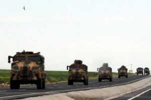 Askerler, u&ccedil;ağa kadar kirpilerle taşınıyor