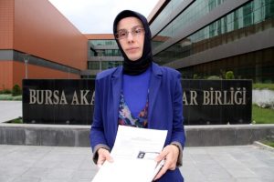 Danıştay kararına rağmen yine bir 'başı a&ccedil;ık fotoğraf' dayatması