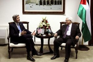 Kerry ile Abbas bir araya geldi