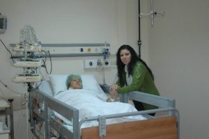 Beyin &ouml;l&uuml;m&uuml; ger&ccedil;ekleşen hasta 2 kişiye umut oldu