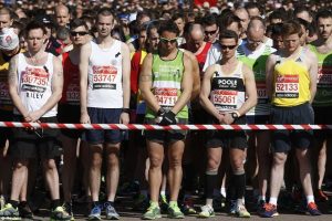 Londra'dan Boston'da &ouml;lenlere 30 saniyelik saygı duruşu