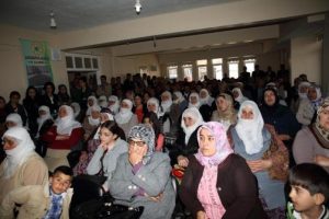 Şehit anneleri ve PKK'lı anneleri bir araya geldi