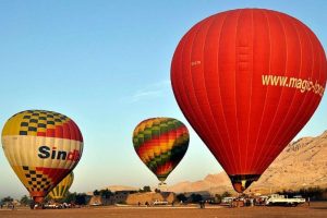 Mısır'da balonlar yeniden havalandı
