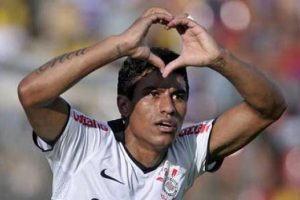 Fenerbah&ccedil;e Paulinho'dan vazge&ccedil;medi