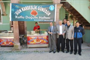 K&uuml;&ccedil;&uuml;kk&ouml;y'de kutlu doğum coşkusu