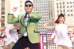 PSY, şokta...