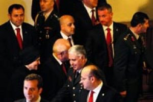 TSK ve BDP ilk kez aynı resepsiyonda