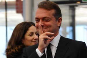 Uzan imparatorluğunu ilan etti