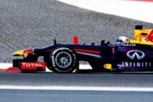 Vettel rahat kazandı
