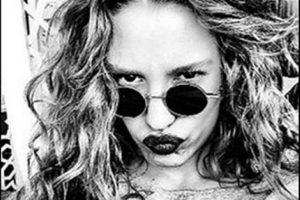 Serenay Sarıkaya'dan ilgin&ccedil; fotoğraf