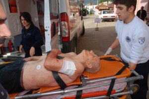Emekli postacı merdivenden d&uuml;şt&uuml;