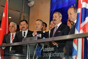 Bakan &Ccedil;ağlayan Londra borsasını a&ccedil;tı