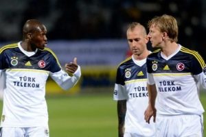 Fenerbah&ccedil;e'de soyunma odasında kavga