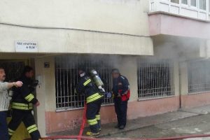 Emekli iş&ccedil;i yanmaktan son anda kurtarıldı