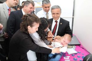 İlk aşı vekilden