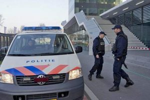 Hollanda'da okul baskını korkusu