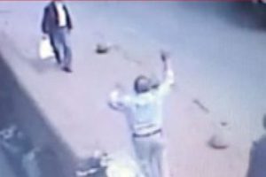 Hafriyat kamyonu anne ve bebeğini b&ouml;yle ezdi