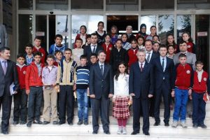 &Ouml;ğrencilere dizi uyarısı