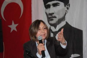 "CHP'yi savunmaktan vazge&ccedil;mem"