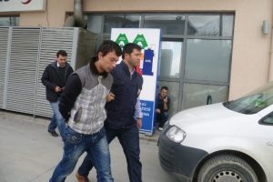 Yaşlı adamı soydular