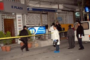 Şişede durduğu gibi durmadı