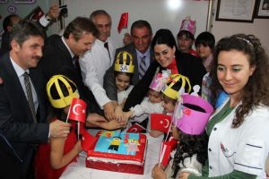 23 Nisan'ı hastanede kutladılar