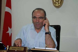 "Kızım o kadar g&uuml;&ccedil;l&uuml;yse beni neden vali yapmadı"