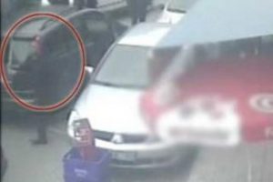 Do&ccedil;entten sopalı saldırı!