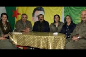 D&uuml;nyanın g&ouml;z&uuml; Kandil'deki basın toplantısında