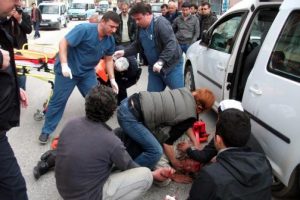 'Doktorum'dedi, hastanın boğazını deldi