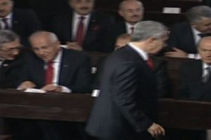 İlk Meclis'te soğuk r&uuml;zgarlar
