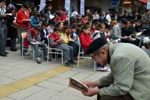 T&uuml;rkiye kitap okuyor