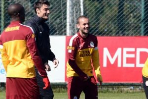 Cim Bom'da Sneijder sevinci!