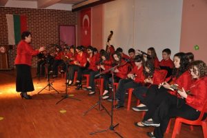 Rus&ccedil;uk Tambura Orkestrası'ndan 23 Nisan konseri