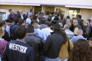 İşsizlik &uuml;lkeyi terk ettiriyor