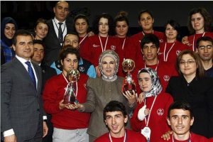 Bakan Kılı&ccedil; sporculara hedef g&ouml;sterdi