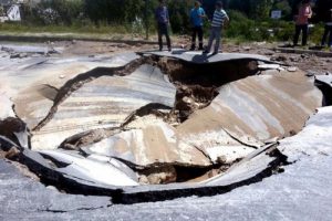 Bomba değil su borusu patladı
