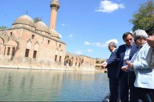 Bosna Hersek Eski Cumhurbaşkanı Balıklıg&ouml;l'&uuml; ziyaret etti