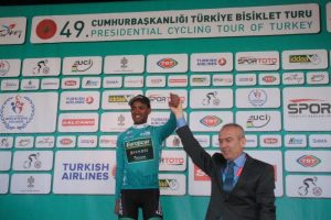 Elmalı etabının galibi Natnael