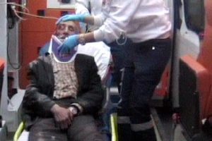 Yaşlı motosiklet&ccedil;i kaza yaptı