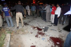 Pakistan'da art arda patlamalar