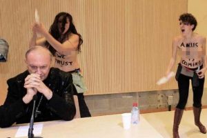 Başpiskopos'a Femen şoku