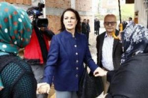 H&uuml;lya Ko&ccedil;yiğit: D&uuml;n neysem bug&uuml;n oyum